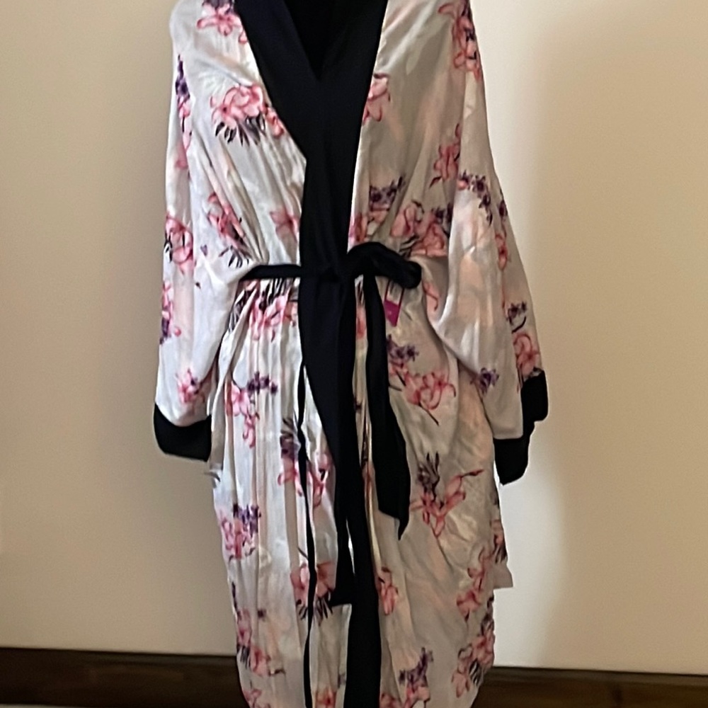 Kimono style silky robe knee length.  New with tags